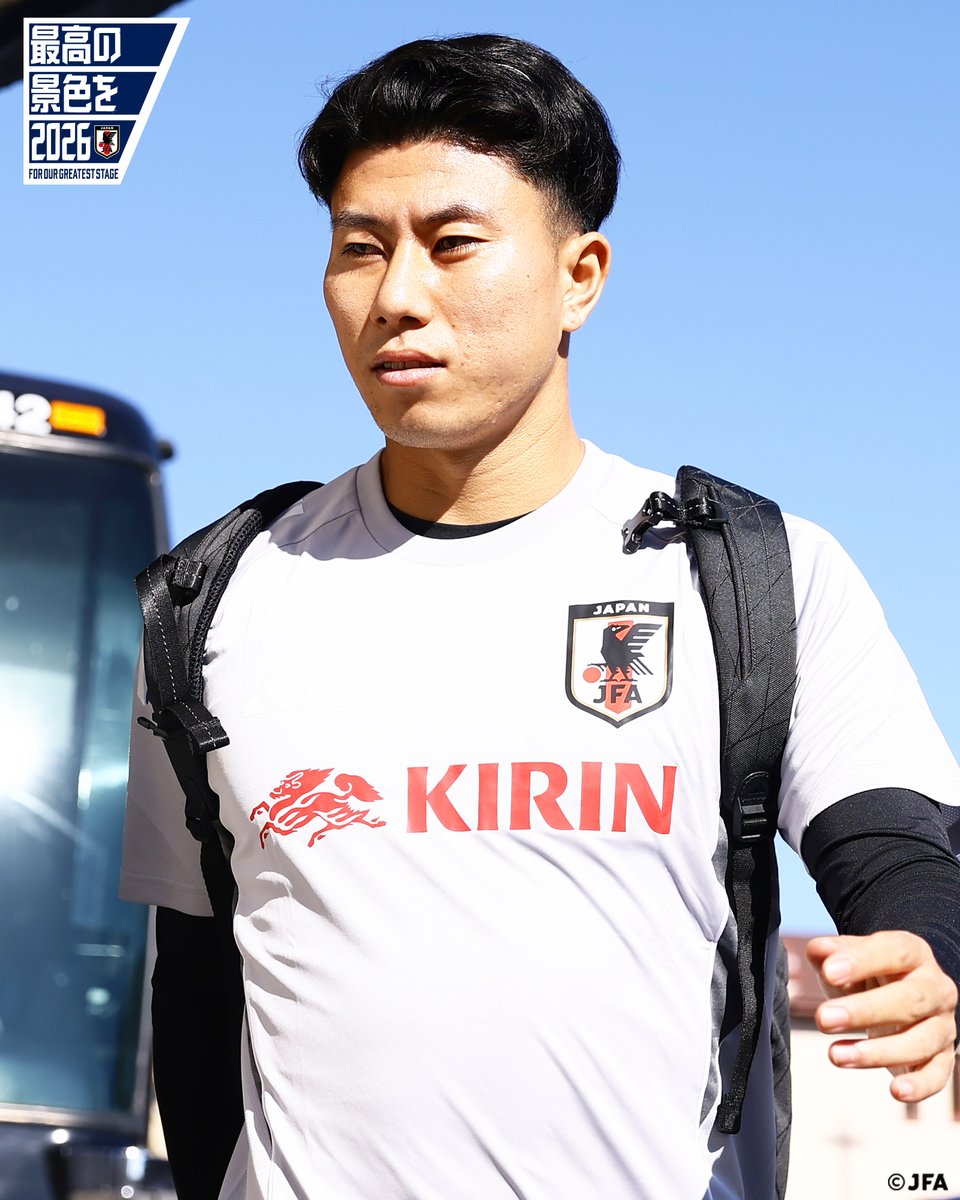 🔹𝗦𝗔𝗠𝗨𝗥𝗔𝗜 𝗕𝗟𝗨𝗘🔹

初日のトレーニングに向かう選手たち📸

#最高の景色を #SAMURAIBLUE
#伊東純也 #細谷真大