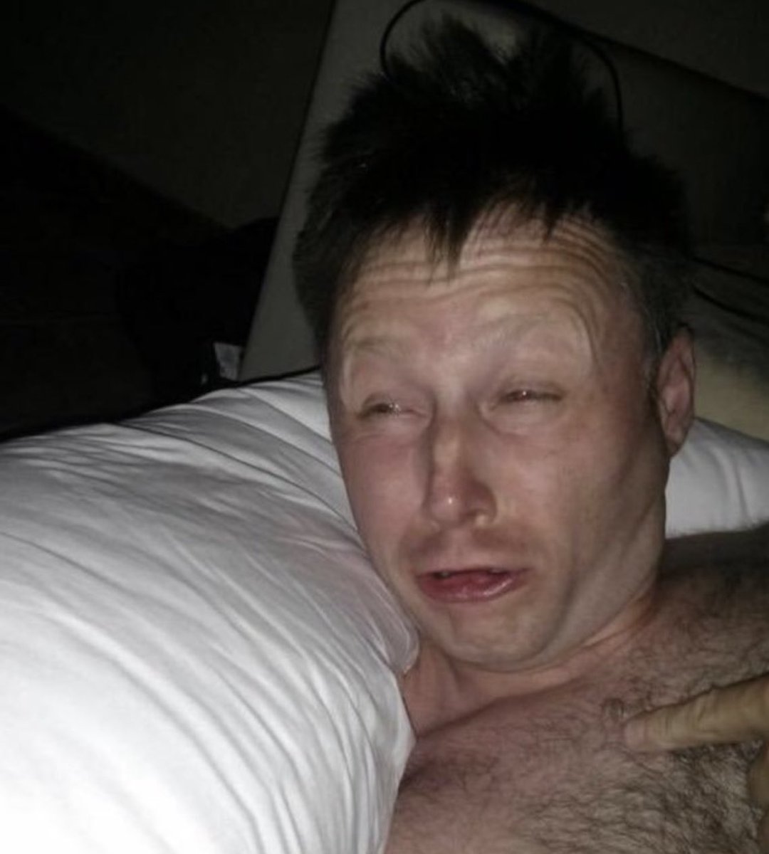 Hibs waking up in the morning after accidentally falling asleep early on Transfer Deadline Day