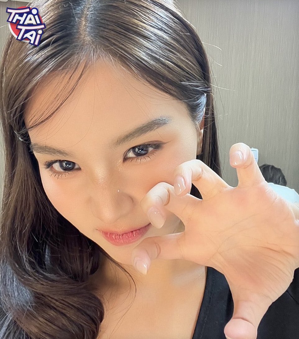 เหมียวกับเฉือ🤏🏻

#emiamily #beonnnie #emibonnie