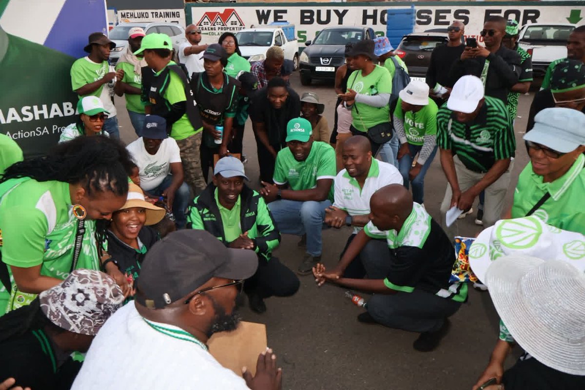 COJactionsaREC's tweet photo. Drawing closer to the day for #change for #ward130 Soweto. Let us unite behind one the Green Umbrella in support of Siyabonga Zwane for Ward Councilor.
#8daystothepolls
#letsvoteactionforchange
#letsfixward130
#actionsacares https://t.co/emk2OuFov7