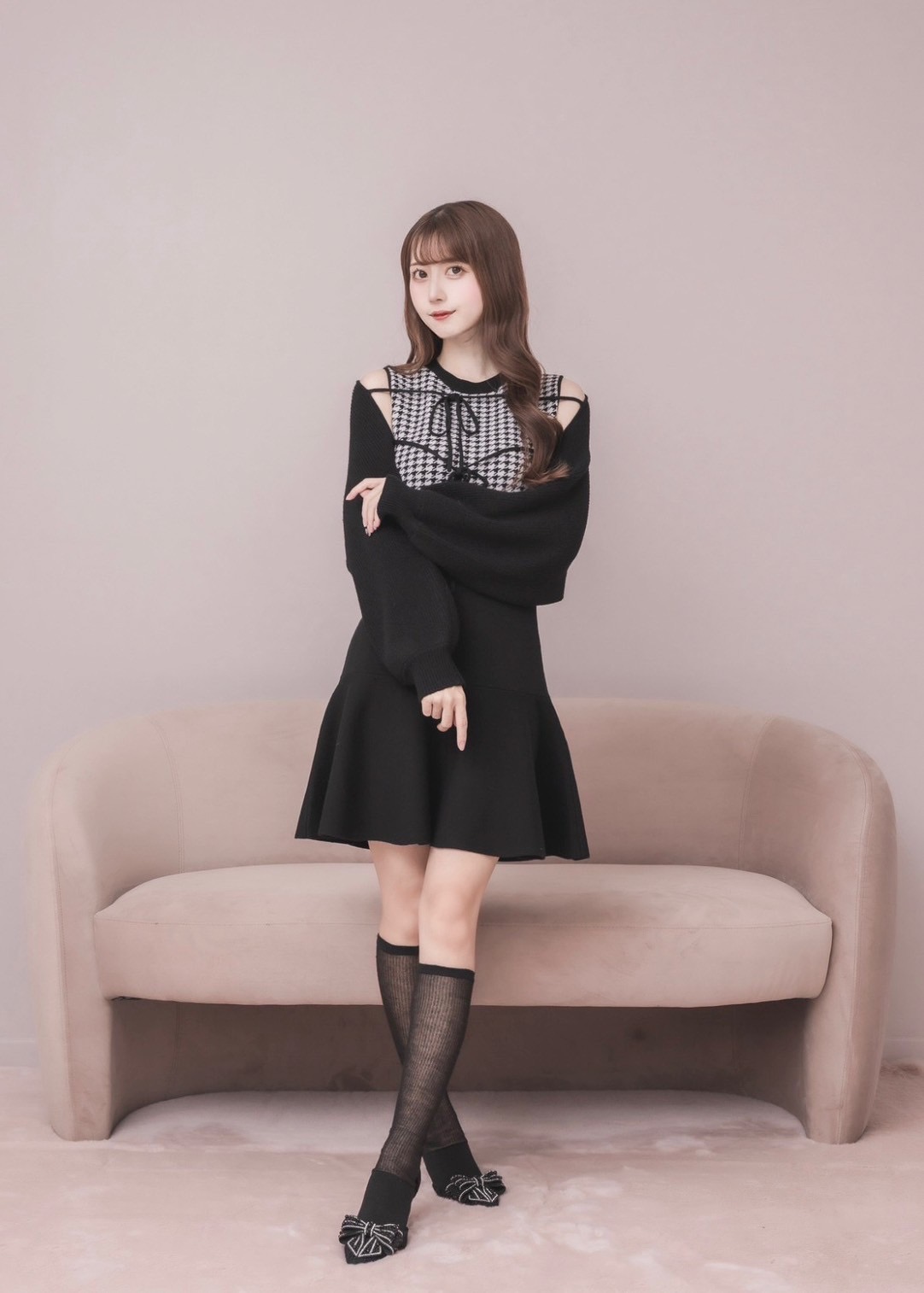 ✨新品極美42白黒✨定価¥37800ワンピ➕️カーデSet❣✨まるでリカちゃん✨ guam outfit ⟡.·🍋‍🟩🧈🍧🧊🫐◝✩