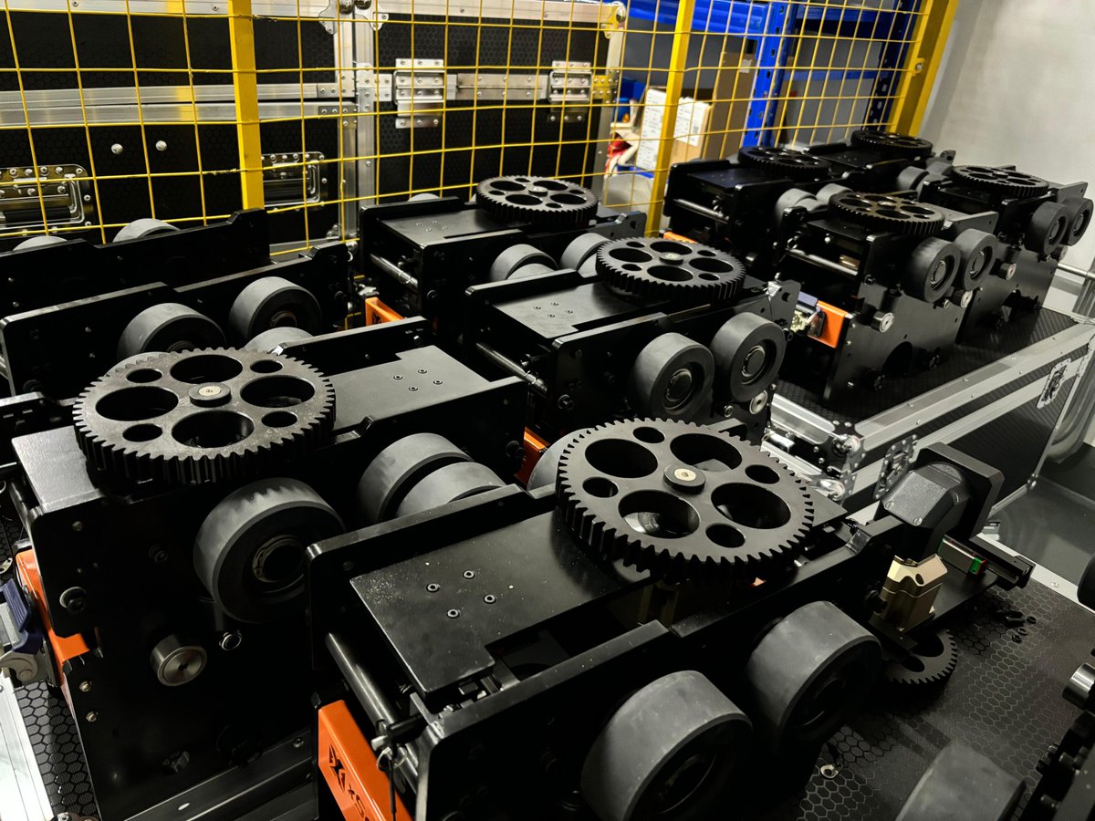 XsceneMotionYX's tweet image. 📷 Ready for the journey ahead 📷
Our latest batch of products is carefully packed and ready to ship, bringing reliable performance to stages and venues worldwide.
#Stage
#StageTech
#RiggingSolutions
#GlobalDelivery
#QualityFirst