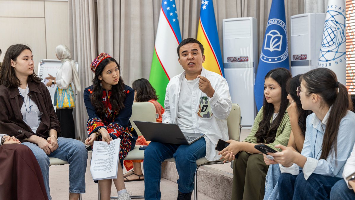 UNDP_Uzbekistan's tweet photo. 🗝The key outcome of the Local Conference of Youth (#LCOY) held in #Nukus: Uzbekistan’s National Statement with ideas on climate adaptation, mitigation &amp; justice shaped through nationwide consultations.
📜To be presented at #COP30 in Brazil, Nov 2025. 
🔗: https://t.co/rL0Oj0GRVf https://t.co/SMDBeVfSFe