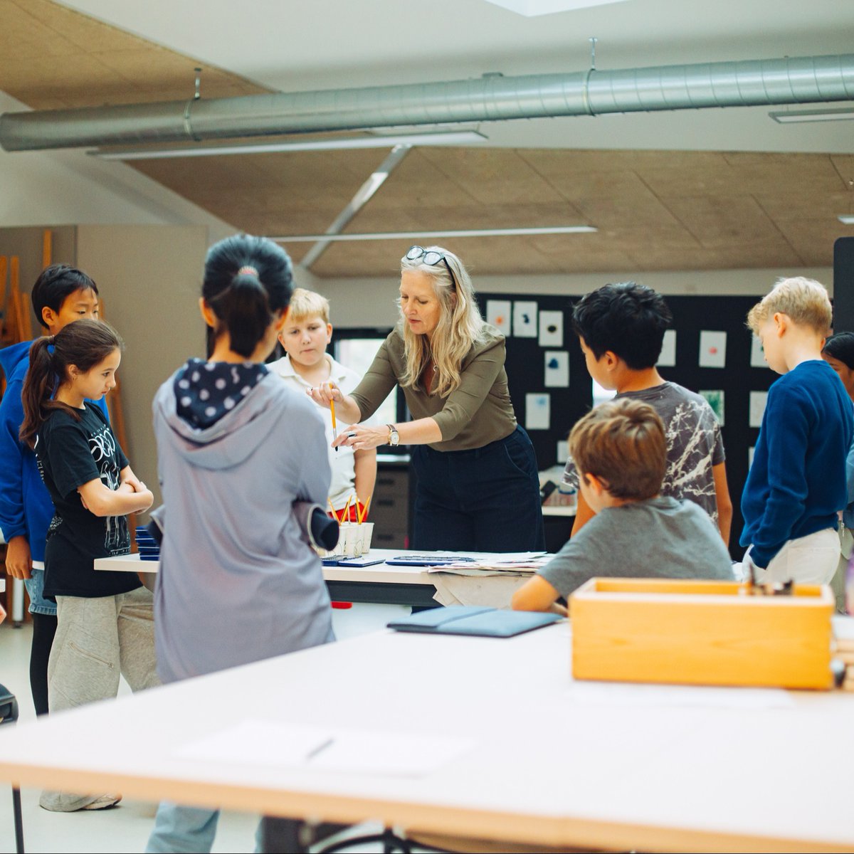 Curious about #BBIS?

Our live online Q&amp;A is in one week! Meet our Principals, Head of Boarding &amp; Admissions Team, ask your questions &amp; discover our IB community.

👉 Register today: hubs.li/Q03GkfgD0

#WeareBBIS #BBISCommunity #inclusive #innovative #active