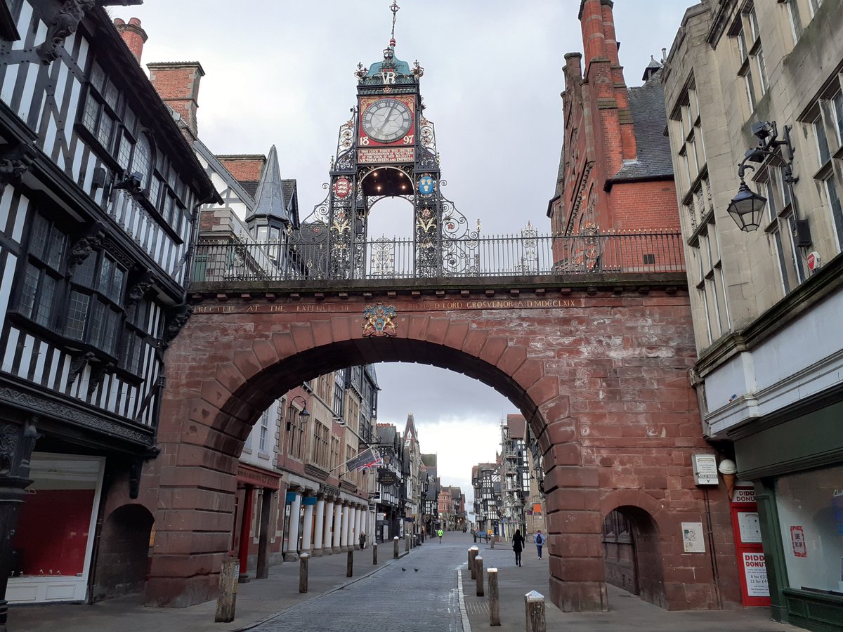 ⚠️ Our Highways Structures team will be inspecting the Eastgate Clock Bridge tonight (2  Sept) between 10pm and 5am  ⚠️   Eastgate Street and Foregate Street will be closed at the bridge.  (If it isn't possible to complete the inspection, it will continue during night of 3 Sept)