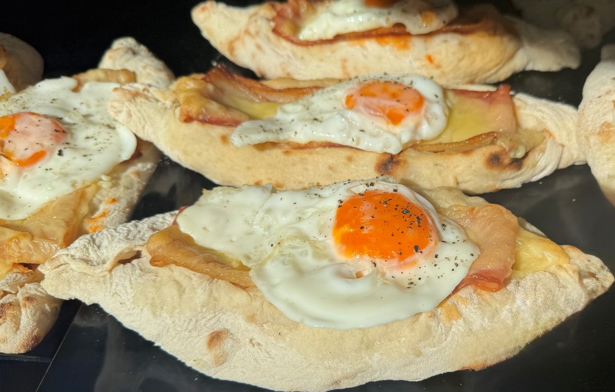 L’Italia ha dimenticato la #dietamediterranea.
Frutta e verdura lasciano spazio a snack ultraprocessati e fast food.

📉 In Europa, negli ultimi cinque anni, il consumo di snack per l’infanzia è cresciuto del 29%. Nel mondo, invece, tre consumatori su cinque acquistano cibi