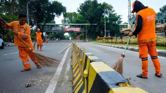 pasukan oren malang mari wingenane ngurusi icake demo, saiki kenek angin mobat mabit:

oalah lembur maneh-lembur maneh