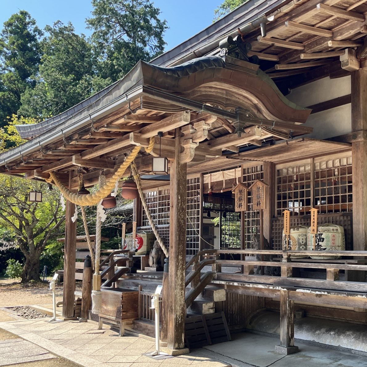 ◇出石神社　-兵庫県豊岡市-
2025年8月 参拝

但馬國一之宮で御祭神は八種類の神宝である伊豆志八前大神と天日槍命🙏🏻
前回伺った際はお留守で書き置きでしたが、今回は達筆な御朱印を直書きで拝受✨

#出石神社 #兵庫の御朱印 #一之宮
