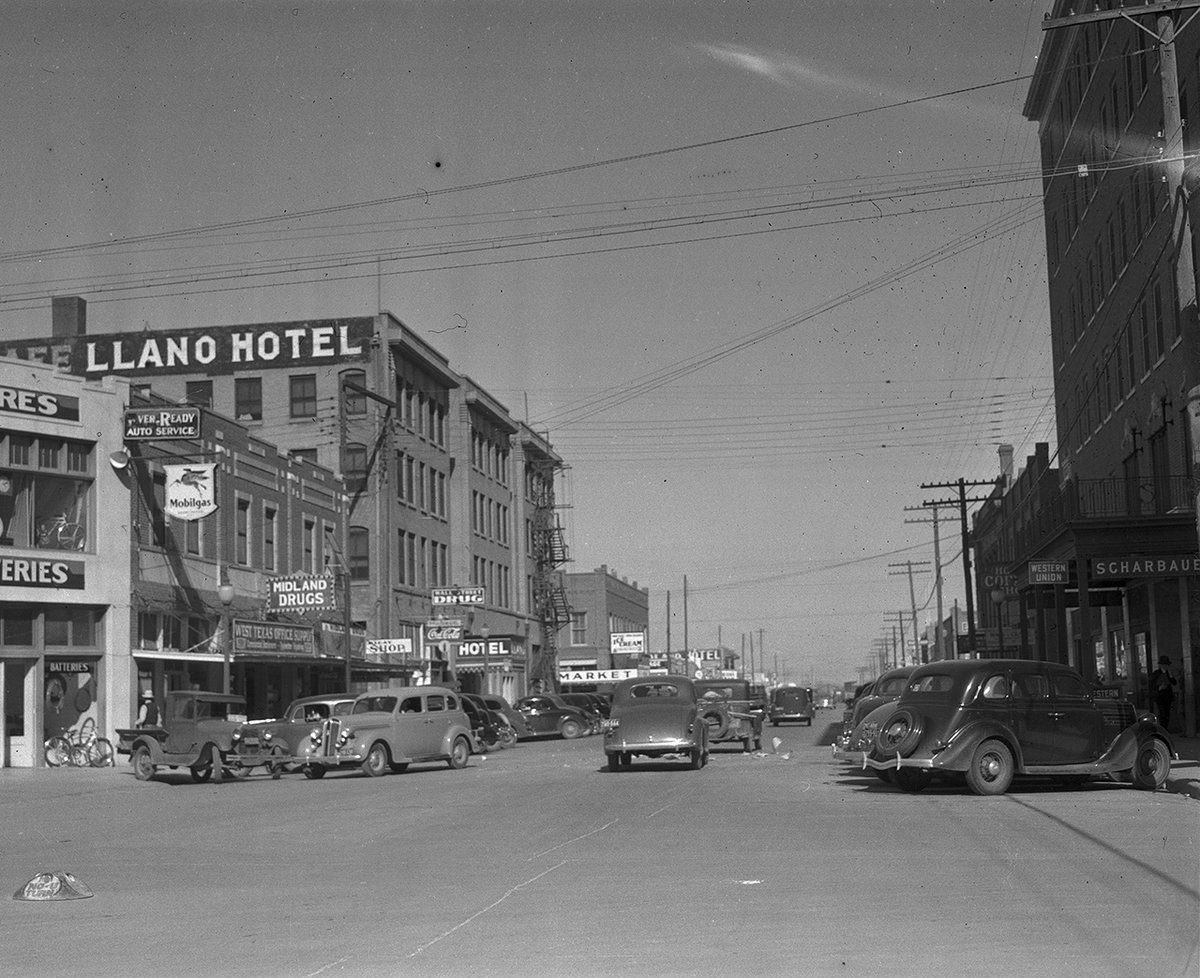 Traces of Texas (@tracesoftexas) on Twitter photo Midland, Texas in 1937. A fantastic shot with a wonderful array of cars. I especially love the pickup at the far left.
Courtesy the beautiful people at <a href="/spcouta/">UTA Special Collections</a> . Please follow them if you're not already! Midland, Texas in 1937. A fantastic shot with a wonderful array of cars. I especially love the pickup at the far left.
Courtesy the beautiful people at <a href="/spcouta/">UTA Special Collections</a> . Please follow them if you're not already!