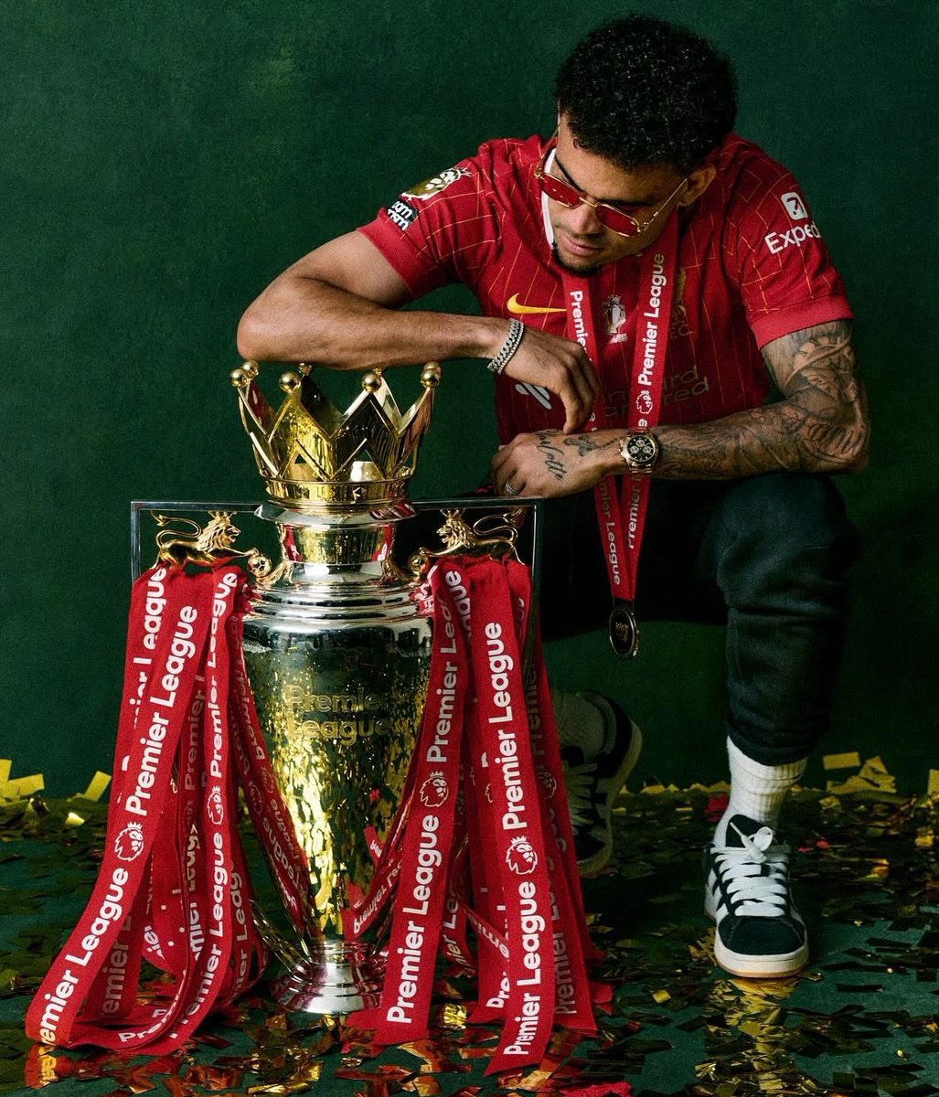 TheKopHQ's tweet image. Sad to see these 2 leave this summer. Both great servants. Wish them well in their new career elsewhere. Sadly for Elliott, Slot didn&apos;t really rate him enough to be a starter &amp;amp; sadly for Diaz, the club weren&apos;t prepared to give him a new deal on big wages. Good luck lads 🔴