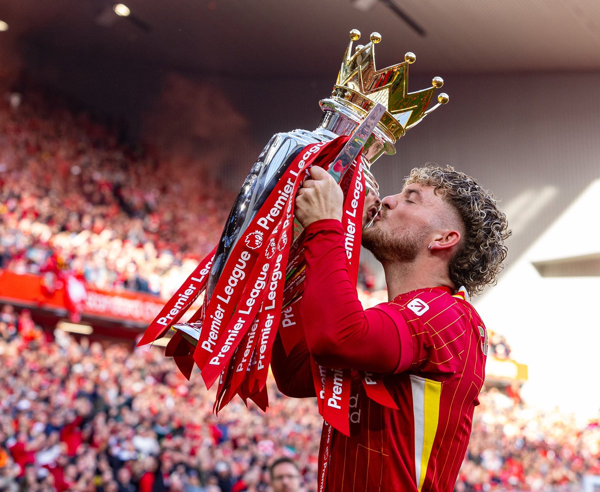 TheKopHQ's tweet image. Sad to see these 2 leave this summer. Both great servants. Wish them well in their new career elsewhere. Sadly for Elliott, Slot didn&apos;t really rate him enough to be a starter &amp;amp; sadly for Diaz, the club weren&apos;t prepared to give him a new deal on big wages. Good luck lads 🔴