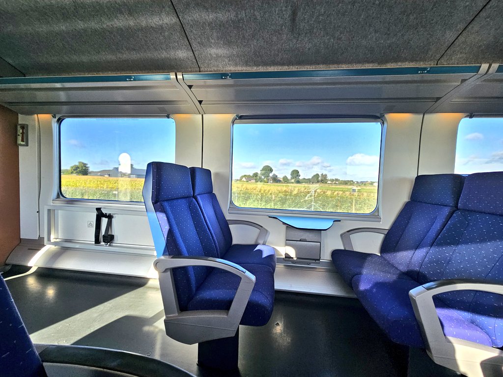 Goeiemorgen vanuit de Eurocity van Rotterdam naar België. 

Vandaag voor drie dagen met collega Sebas op pad, weer eens even een keertje in Luxemburg en omgeving kijken 😁