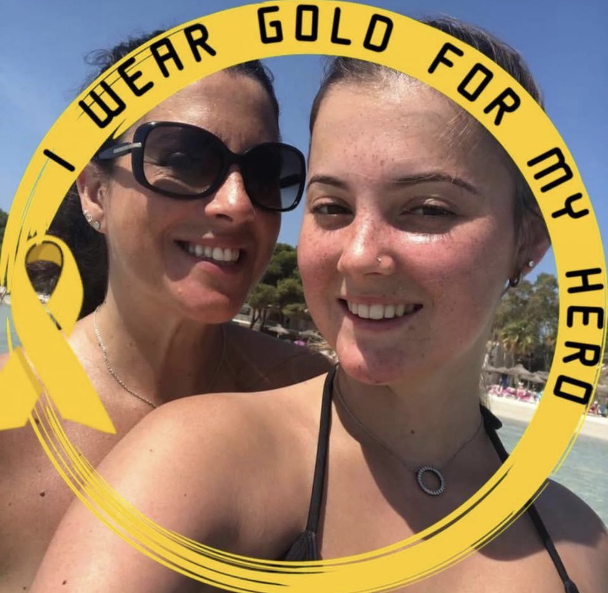 Simpson616's tweet image. Love of my life my hero my Charlotte. Taken from us so cruelly from Bowel Cancer aged 18. Charlotte had such a lust for life and was in her prime 💔
I wear gold for my brave beautiful hero 🎗️❤️ #childhoodcancerawareness #heros #charlottemay