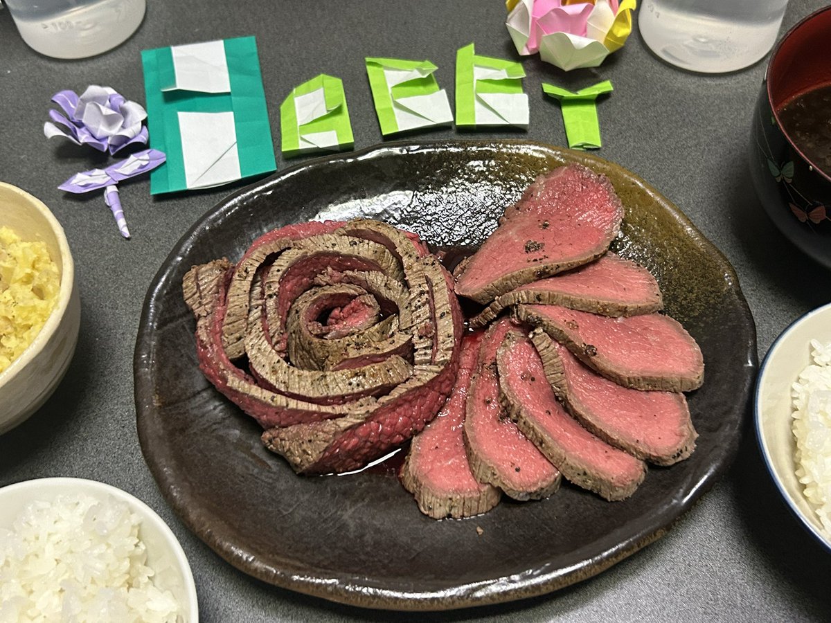 昨晩は彼氏の誕生日だったので、張り切ってローストビーフを作りました🥰