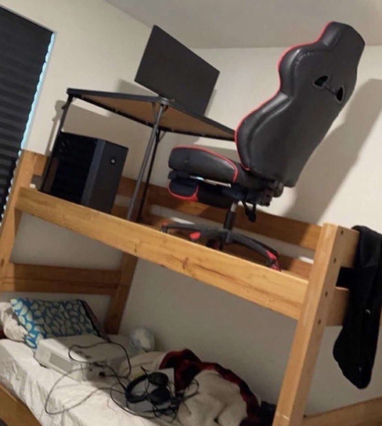 The setup they finna give Kaysan when he gets back to the faze house