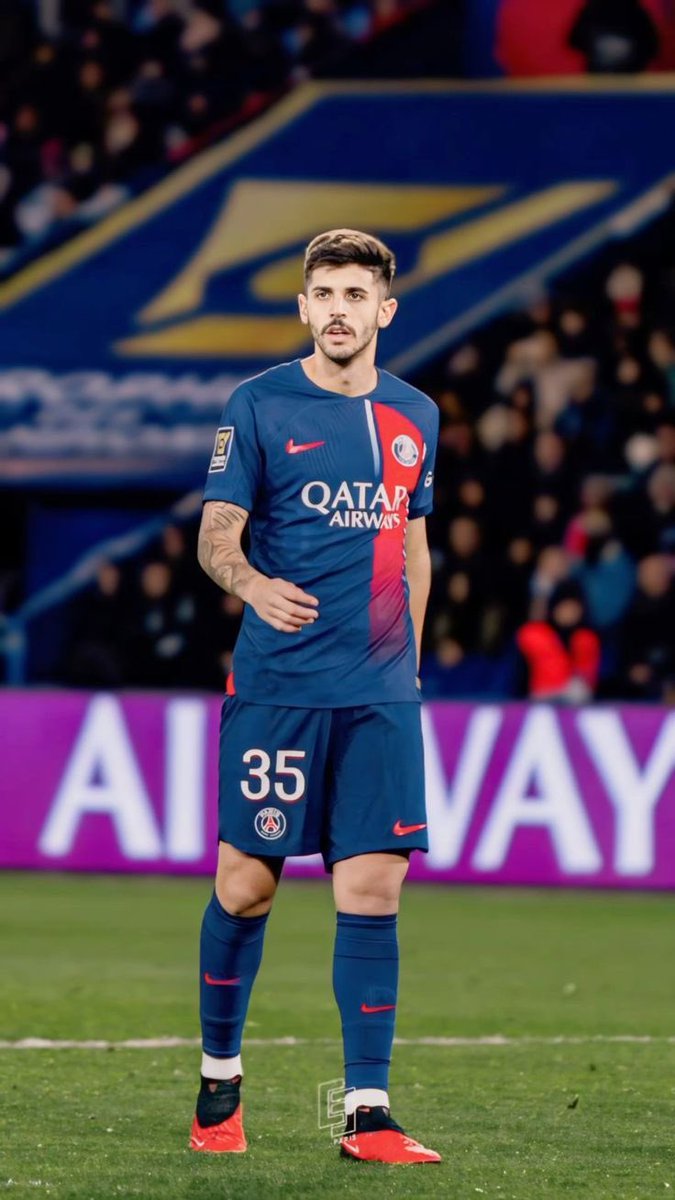 Yönetim bu 3 adamı çekmezse bize de yemek düşer #CimbomaTransferŞart

Son 9 saat taglara destek yaz yazdır rtle 

#HakanCimboma #LookmanCimboma