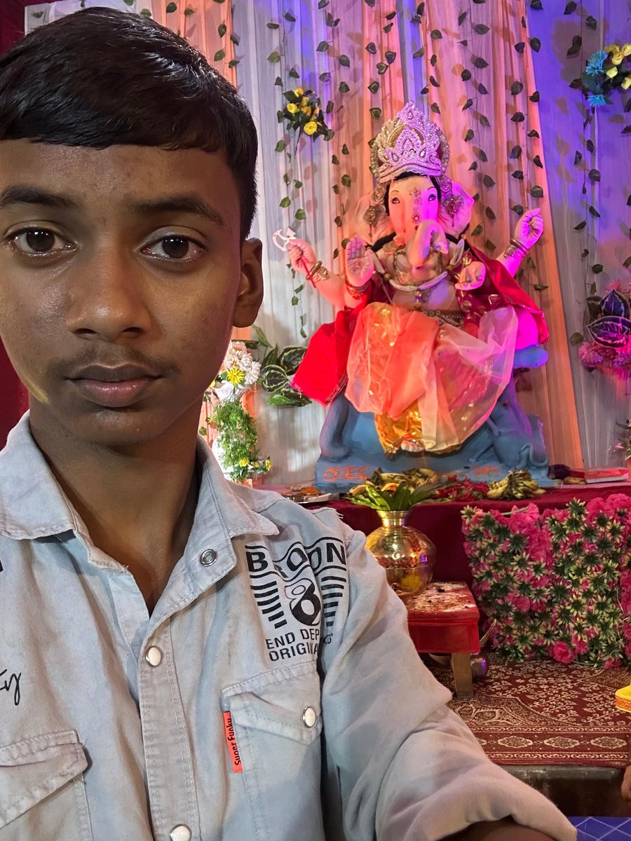 Swaggersaurya's tweet photo. #GaneshChaturthi ✨️🙏 https://t.co/uNoMgcy3RG