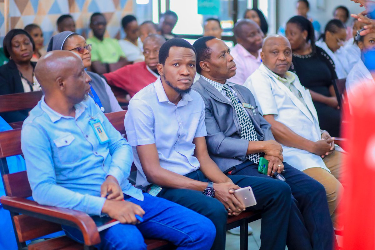 BugandoC's tweet image. MAFUNZO YA KUKABILIANA NA MSONGO WA MAWAZO YATOLEWA  KWA WATUMISHI WA TIBA NA MAFUNZO. 

Idara ya Afya ya akili leo Septemba 2,2025 kupitia kitengo cha saikolojia kimeendesha mafunzo kwa watumishi wa Tiba na matunzo (CTC ) juu ya  kukabiliana na msongo wa mawazo kwa wagonjwa.