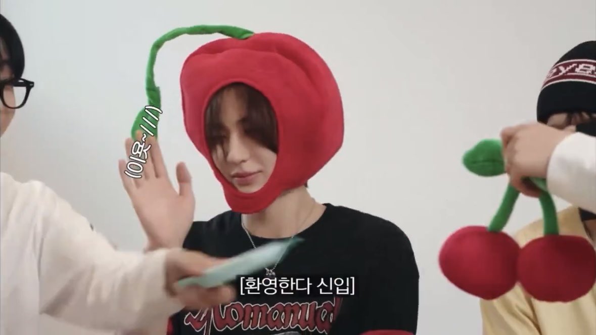 체리: 너네비게퍼해야되
ㅌㅅ: 절망, 온몸을다해싫은티내기
ㅇㅎ: ㅎㅎ😅