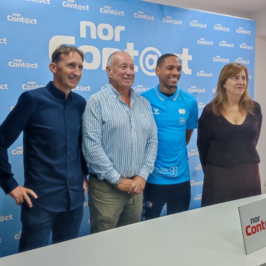 💙Dewayne Russel, presentado en <a href="/NorContact/">NorContact</a> 
🗣️O base celeste insistiu na súa ambición para crecer como xogador, e co equipo, desde o primeiro adestramento.
🎙️Tamén compareceu o director deportivo, Tito Díaz, que fixo unha valoración do inicio da #Bretempada
