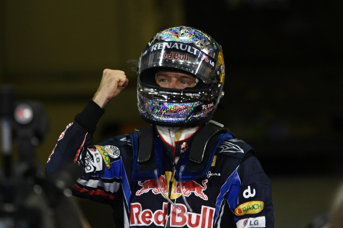 Norris está no momento 34 pontos atrás de Piastri, com 9 corridas para o fim, e o clima é de JÁ ERA

E isso só deixa mais absurdos os feitos do Vettel que:
- reverteu uma desvantagem de 25 pontos em 2 corridas em 2010
- reverteu uma desvantagem de 39 pontos em 3 corridas em 2012