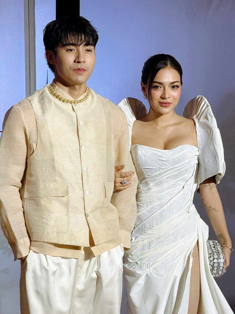 lesyella's tweet image. #MikBrent: truly a match made in heaven

MIKBRENT DAZZLES THE NIGHT
MIKBRENT DAZZLES THE NIGHT