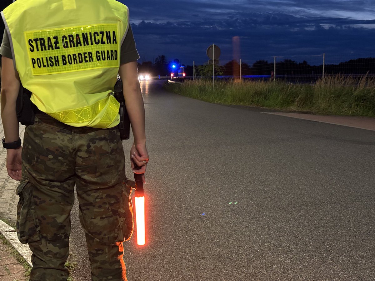 Morski_SG's tweet photo. 🚨 Poszukiwany obywatel Ukrainy zatrzymany w Kołbaskowie 🚔
Miał przy sobie prawie 4 g amfetaminy 💊
Był poszukiwany przez policję w Goleniowie 🏛️ za fałszerstwo dokumentu 📝 

➡️ Trafił do aresztu śledczego w Szczecinie.

#mosg #morskioddzialstrazygranicznej https://t.co/PG38BPliyU