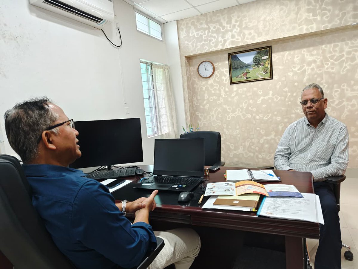 ImphalStpi's tweet image. Prof. Manoj Kr Aggarwal from IIT Jammu visited @STPI_OctaNE CoE in #EmergingTech - AR/VR at Imphal where he was introduced to STPI's services, key initiatives & its pivoted role in nurturing India's tech startup ecosystem, apart from insights on #AR/#VR.
@stpiindia @Vandana030870