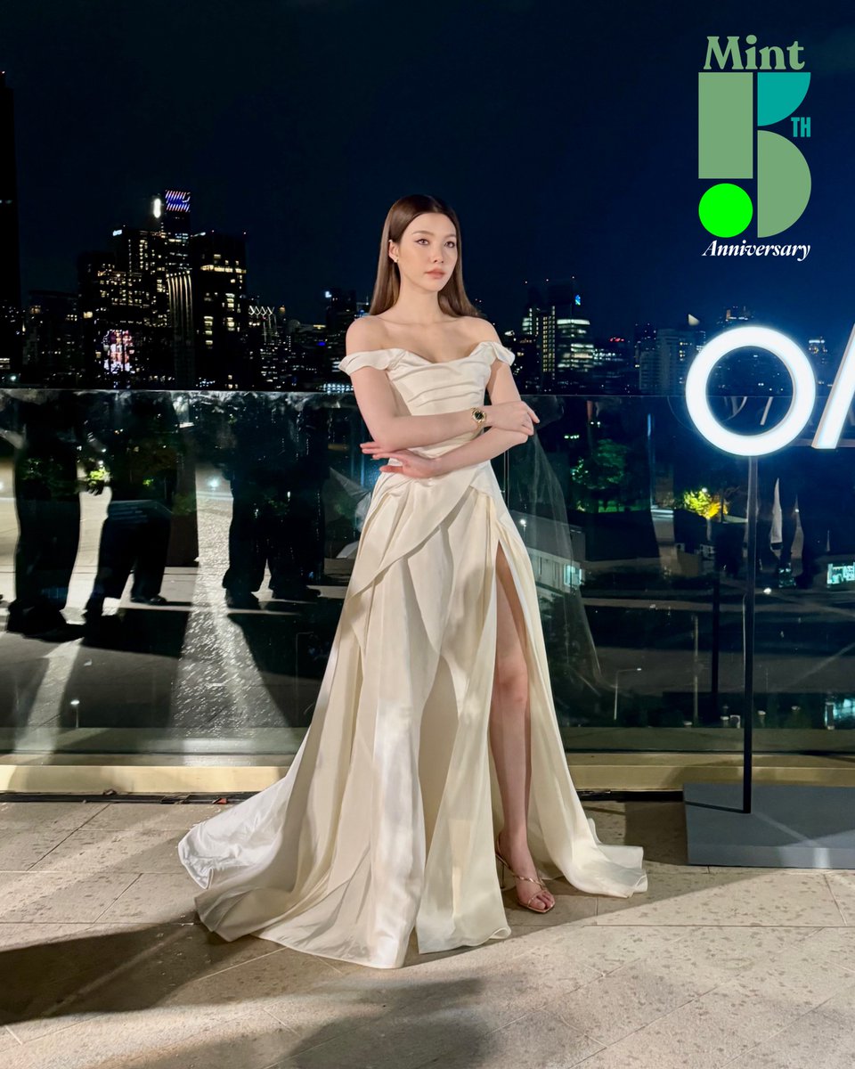 Mint Magazine Thailand (@mintmag_th) on Twitter photo มาสวย มาเริ่ด! #MintReports สแนปภาพสวยของสาว #ออมกรณ์นภัส นักแสดงสาวชื่อดัง ร่วมถ่ายทอดเสน่ห์ และความหรูไปกับแบรนด์ OMEGA ชมเรือนเวลาคอลเล็กชั่นใหม่ Aqua Terra ที่จัดขึ้นในวันนี้ ณ Dusit Thani Bangkok 💚
ORM X OMEGA AQUA TERRA
#OrmxOMEGAinBANGKOK 
#AquaTerra #OMEGA มาสวย มาเริ่ด! #MintReports สแนปภาพสวยของสาว #ออมกรณ์นภัส นักแสดงสาวชื่อดัง ร่วมถ่ายทอดเสน่ห์ และความหรูไปกับแบรนด์ OMEGA ชมเรือนเวลาคอลเล็กชั่นใหม่ Aqua Terra ที่จัดขึ้นในวันนี้ ณ Dusit Thani Bangkok 💚
ORM X OMEGA AQUA TERRA
#OrmxOMEGAinBANGKOK 
#AquaTerra #OMEGA