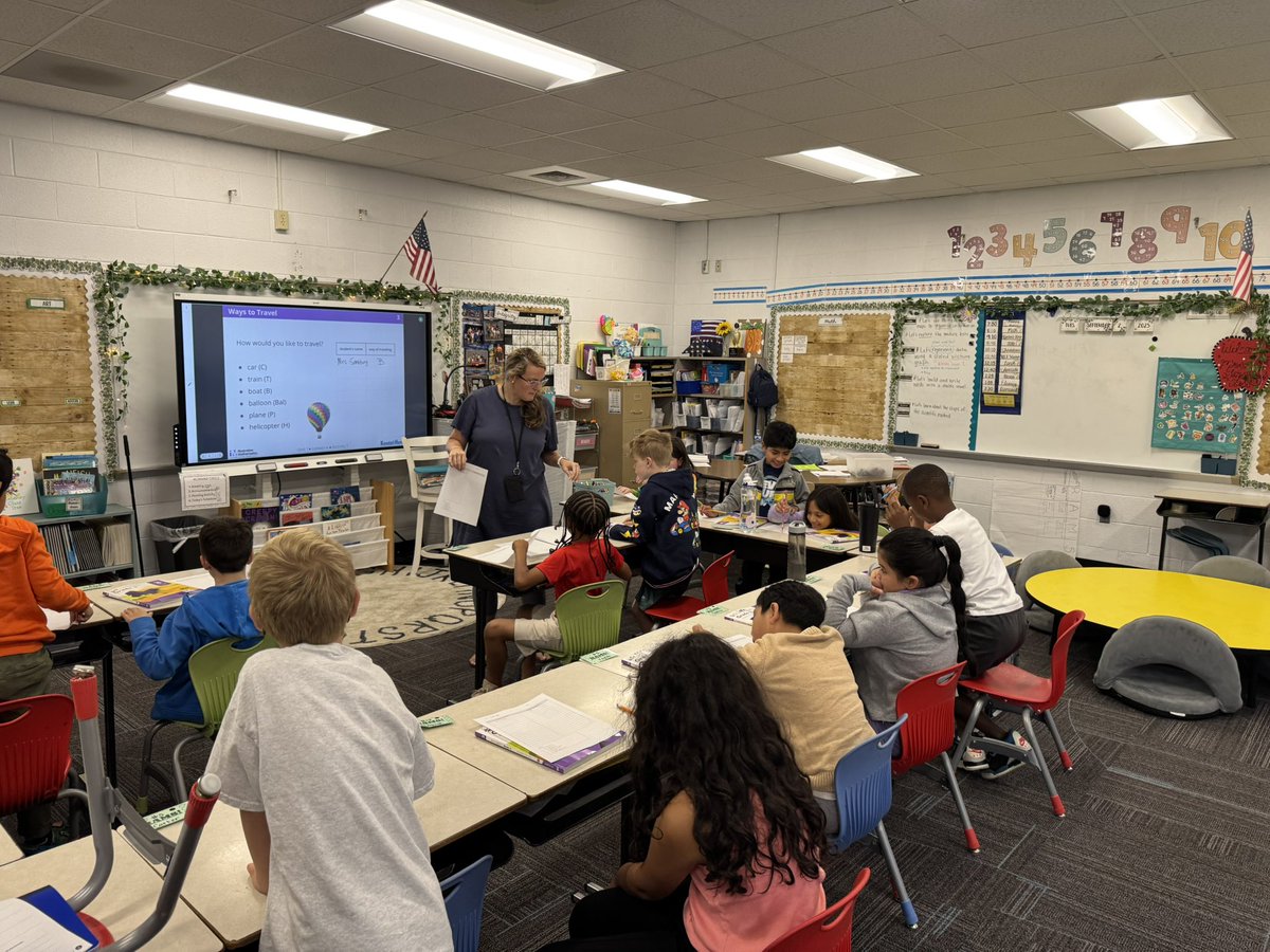 Dr_Rob_Jackson's tweet image. 👏 At Avery's Creek Elementary School, I saw students striving and teachers guiding with dedication. The atmosphere is electric, and the success of this school is something special to celebrate! #LeadTheClimb #FirstWeekOfSchool #GoRams