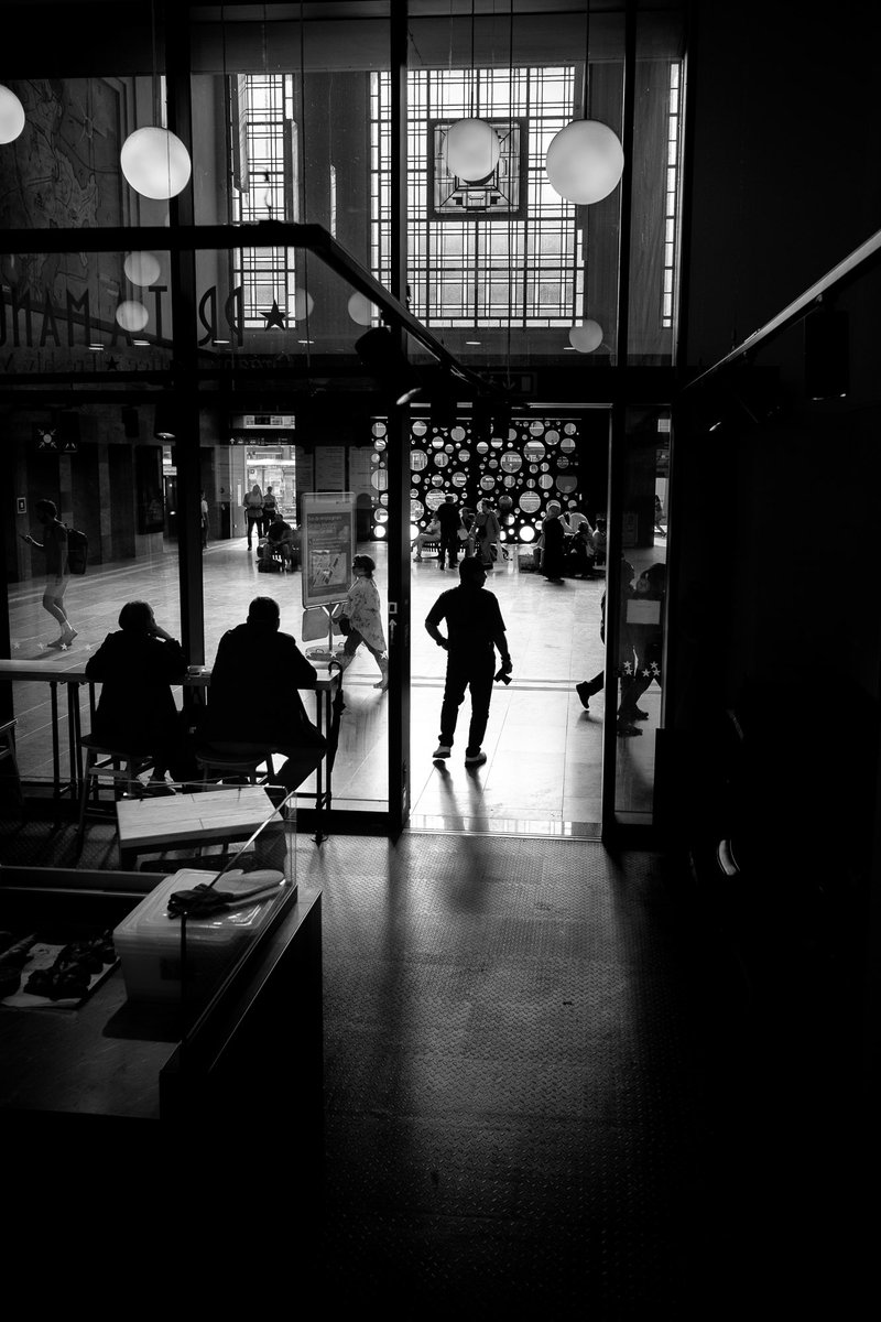 Street photography in Geneva

Copyright Kieron Beard
#leica #streetphotography #bnwphoto