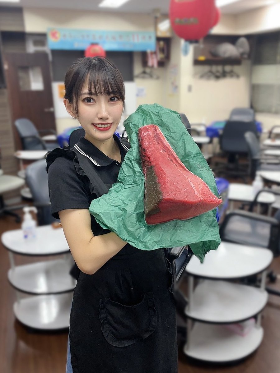 【拡散希望】【緊急告知】

本日のマグロと共に告知のお時間です‼️
時間がなくてたーーーーーーいへん申し訳無いのですが...

今週土曜日、9/6『BBステーション日暮里』様にて来店イベントあります🙇🏻‍♀️
今回からステッカー配布もあります‼️

お時間合わせて是非来てください‼️

 #日暮里でニッコリ
 #PR