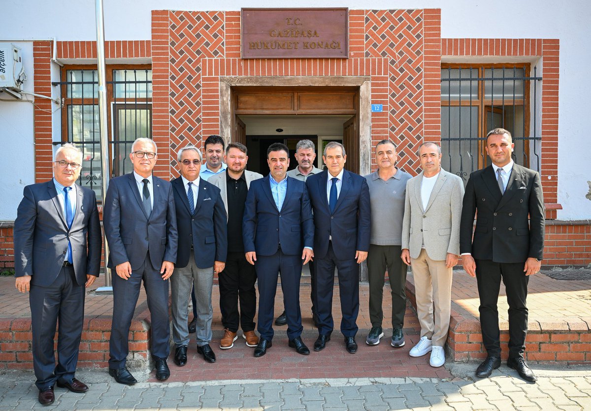 Yönetim Kurulu Başkanımız Yusuf Hacısüleyman, Gazipaşa Kaymakamı Selami Korkutata ile görüştü. Ziyarette, Gazipaşa Sosyal Yardımlaşma ve Dayanışma Vakfı’na ait bin 528 metrekare arsa üzerine yapılması planlanan ve bir katı ATSO’ya tahsis edilecek çok amaçlı binanın detayları