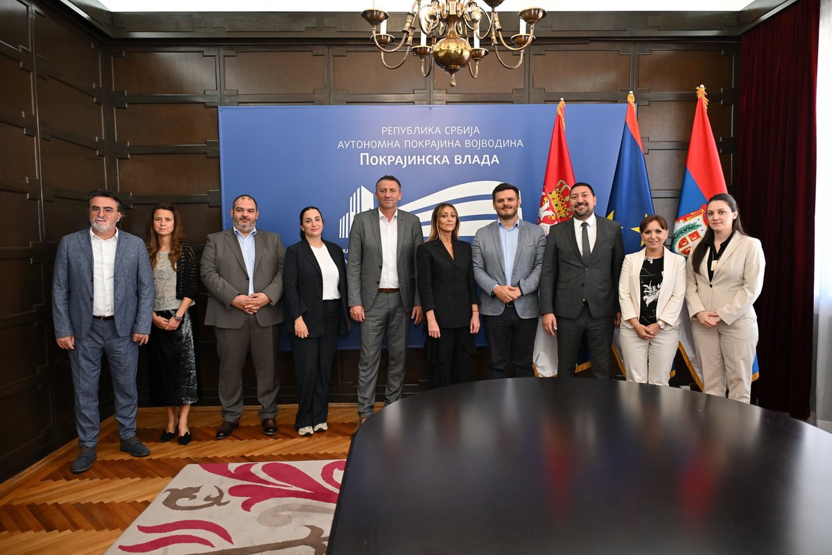 PSRRMSLS's tweet image. Покрајинска влада подржаће развојне пројекте у општини Босанско Грахово
Секретар Александар Софић изјавио је да ће се у наредном периоду бити реализовати најважнији пројекти за ову локалну самоуправу, а посебан акценат биће на подршци деци и ђацима. skr.rs/zSnC