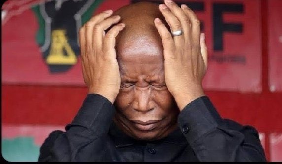 The fact that KayaFM sacrificed Thousands of listeners because of 1 vagina is insane 😭😭