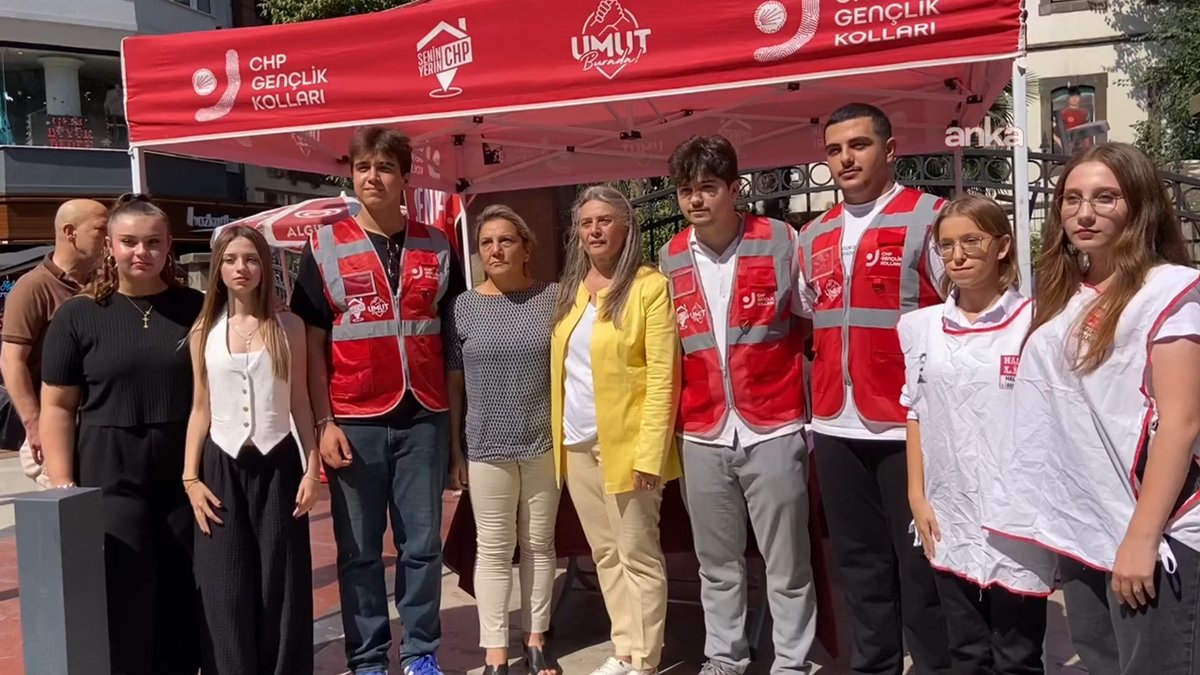 Trabzon'da CHP'den 'sahte diploma' protestosu

'Bu ülkenin temeline dinamit koymaktan başka bir şey değil'
cumhuriyet.com.tr/siyaset/trabzo…