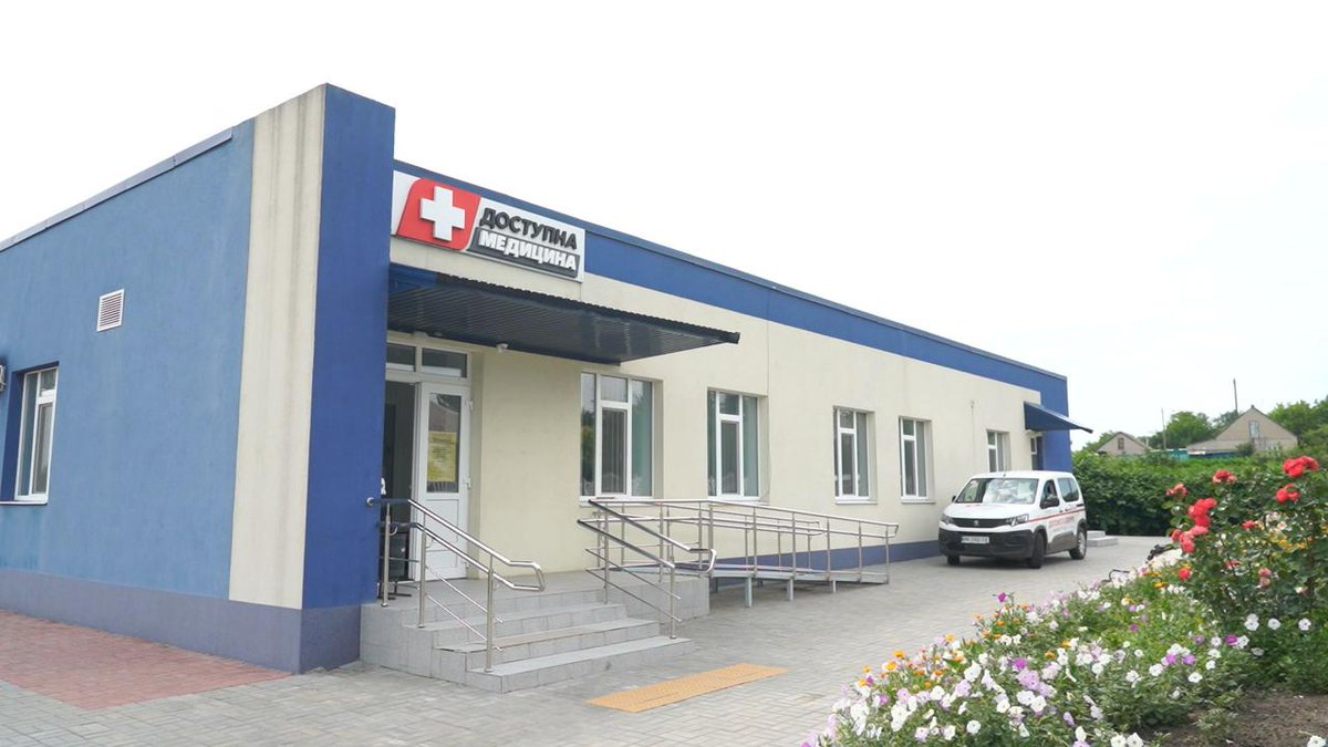 AMCFU's tweet image. ⚡ Des panneaux solaires pour 9 sites médicaux dans la région de Dnipro 🇺🇦

Continuité des soins assurée, même en cas de coupure : éclairage, frigos médicaux, connexion, équipements essentiels.
Résilience face aux attaques ciblées.
#Ukraine #ÉnergieSolidaire #AMCFU