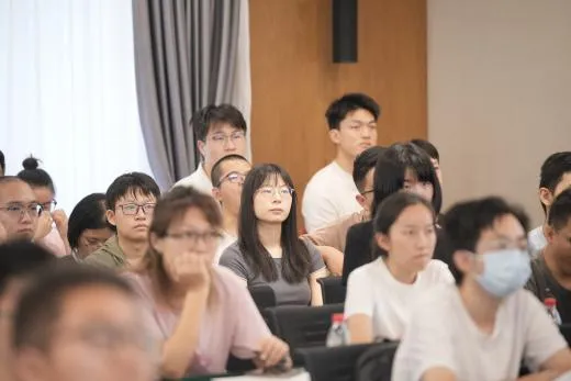 BNU_1902's tweet image. 👨‍🎓Arthur B. McDonald, winner of the 2015 #Nobel Prize in Physics and professor at Queen's University in Canada, recently delivered a keynote lecture titled "Understanding the Universe through measurements deep underground" at #BNU.  

🌟Professor McDonald systematically