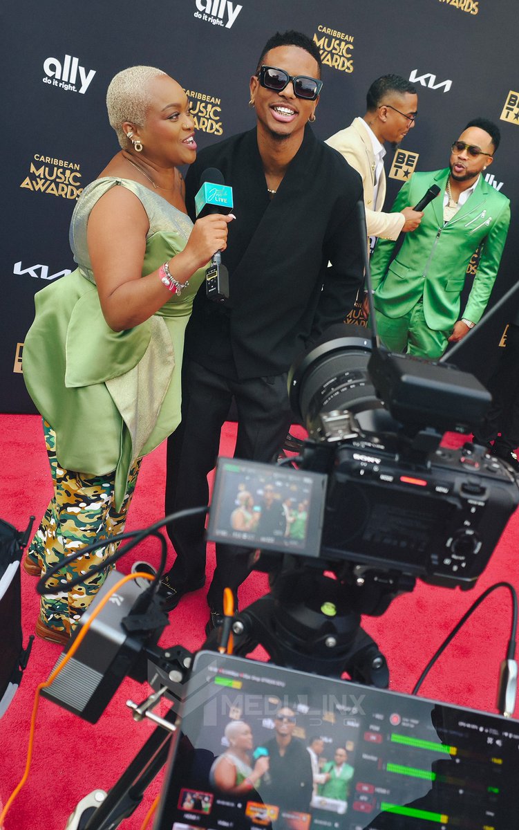 🌟 “Ran one of the the CLEANEST live streams on the Caribbean Music Awards Red Carpet this weekend using the YoloBox Extreme and 5G Sim.”
A big thanks to @Linky EL-Pewso Riviere for sharing these incredible setup photos.
#yololiv #yolobox #yoloboxextreme #livebroadcast