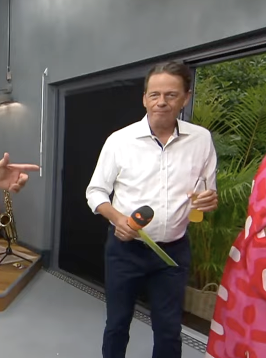 Maximilian tweet media