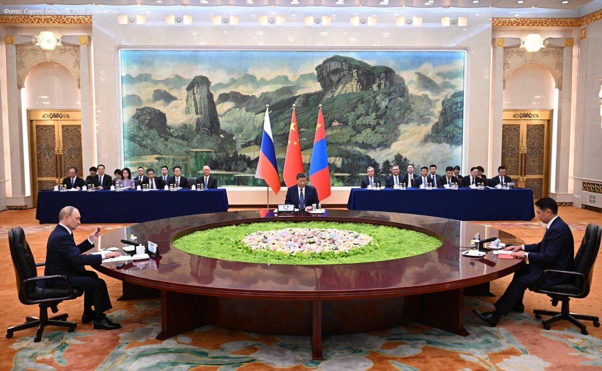 🎙 President Vladimir Putin at a trilateral meeting with President Xi Jinping &amp; President <a href="/UKhurelsukh/">Ухнаагийн ХҮРЭЛСҮХ</a>:

💬 Russia is committed to the comprehensive development of mutually beneficial, equal &amp; multifaceted relations with both China and Mongolia.

t.me/MFARussia/26220