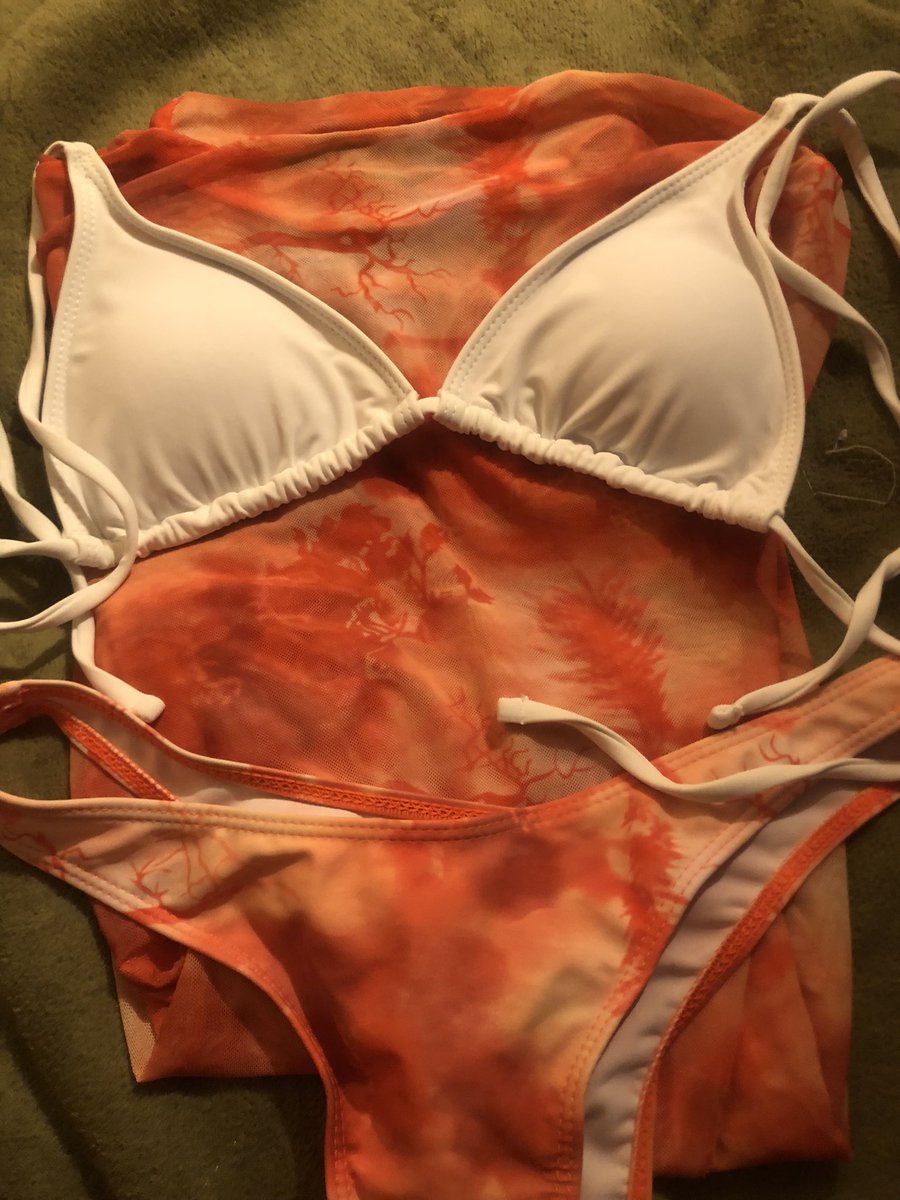 qqhhllooyy's tweet image. 自分の使用済み水着をメルカリで売ってるこの淫乱雌のメルカリ垢知りたい人は【フォロー&amp;amp;リポスト】
匿名で2000円くらいで買えるからハマりすぎ注意です⚠️💕
#素人オナペ　#オナペ　#私物ぶっかけ　#ぶっかけ　#素人晒し　#オナペ晒し　#連れオナ　#貼り合い