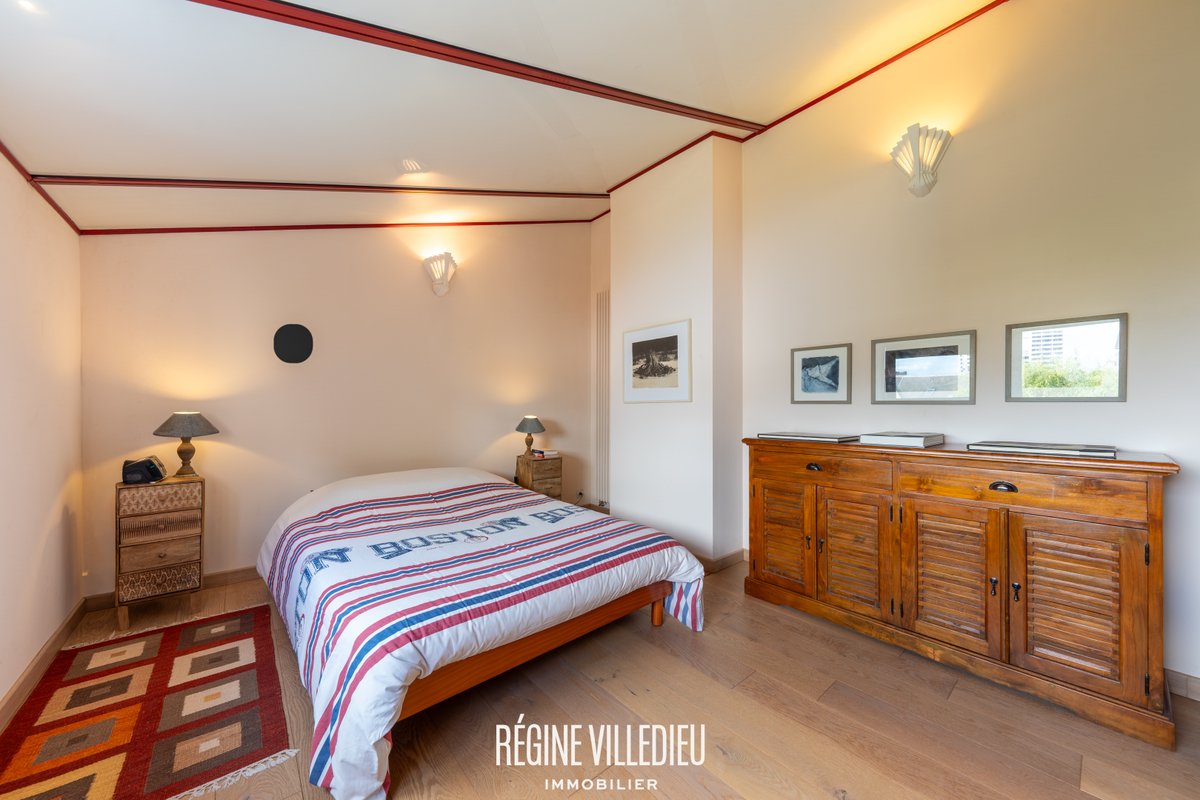 🏡 Bienvenue à #Cherbourg ! Maison de ville avec jardin arboré et garage 🚗
𝗟'𝗮𝗻𝗻𝗼𝗻𝗰𝗲 𝗰𝗼𝗺𝗽𝗹𝗲̀𝘁𝗲 𝗶𝗰𝗶 👉🏻 t.ly/SAIGF
𝗜𝗻𝗳𝗼𝘀 &amp; 𝘃𝗶𝘀𝗶𝘁𝗲𝘀 📲 06.52.49.22.13 ou contact@reginevilledieu.com