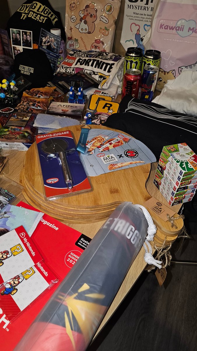 Ich würd sagen, ich hab erstmal genug Pizzabretter &amp; Kartenspiele von <a href="/DrOetkerPizzaDE/">Dr. Oetker Pizza DE 🍕</a> 👀