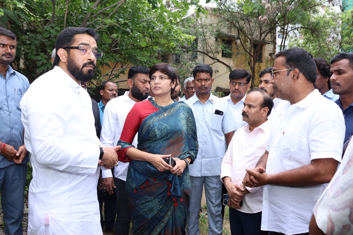 Collector Hyderabad (@collector_hyd) on Twitter photo District Collector Smt. Hari Chandana IAS, visited Nampally Vocational Junior College along with MLA Majid Hussain ji to review and undertake repairs & modernization of the campus.
<a href="/TelanganaCMO/">Telangana CMO</a>
<a href="/Md_MajidHussain/">Majid Hussain</a>
<a href="/harichandanaias/">Hari Chandana</a> District Collector Smt. Hari Chandana IAS, visited Nampally Vocational Junior College along with MLA Majid Hussain ji to review and undertake repairs & modernization of the campus.
<a href="/TelanganaCMO/">Telangana CMO</a>
<a href="/Md_MajidHussain/">Majid Hussain</a>
<a href="/harichandanaias/">Hari Chandana</a>