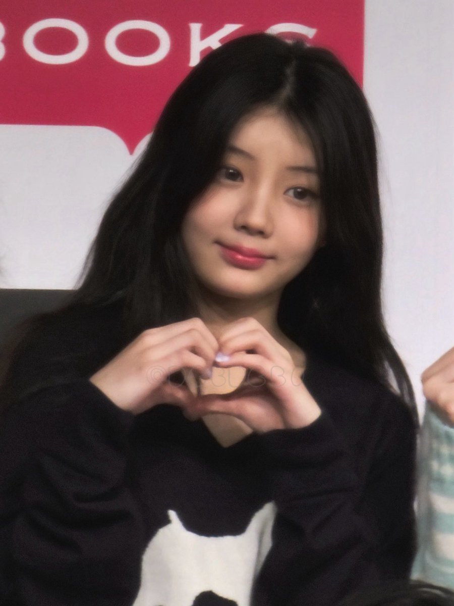 250902 HMV 팬싸

완전 예뻐요..♡🫶🏻

#ILLIT #아일릿
#원희 #WONHEE