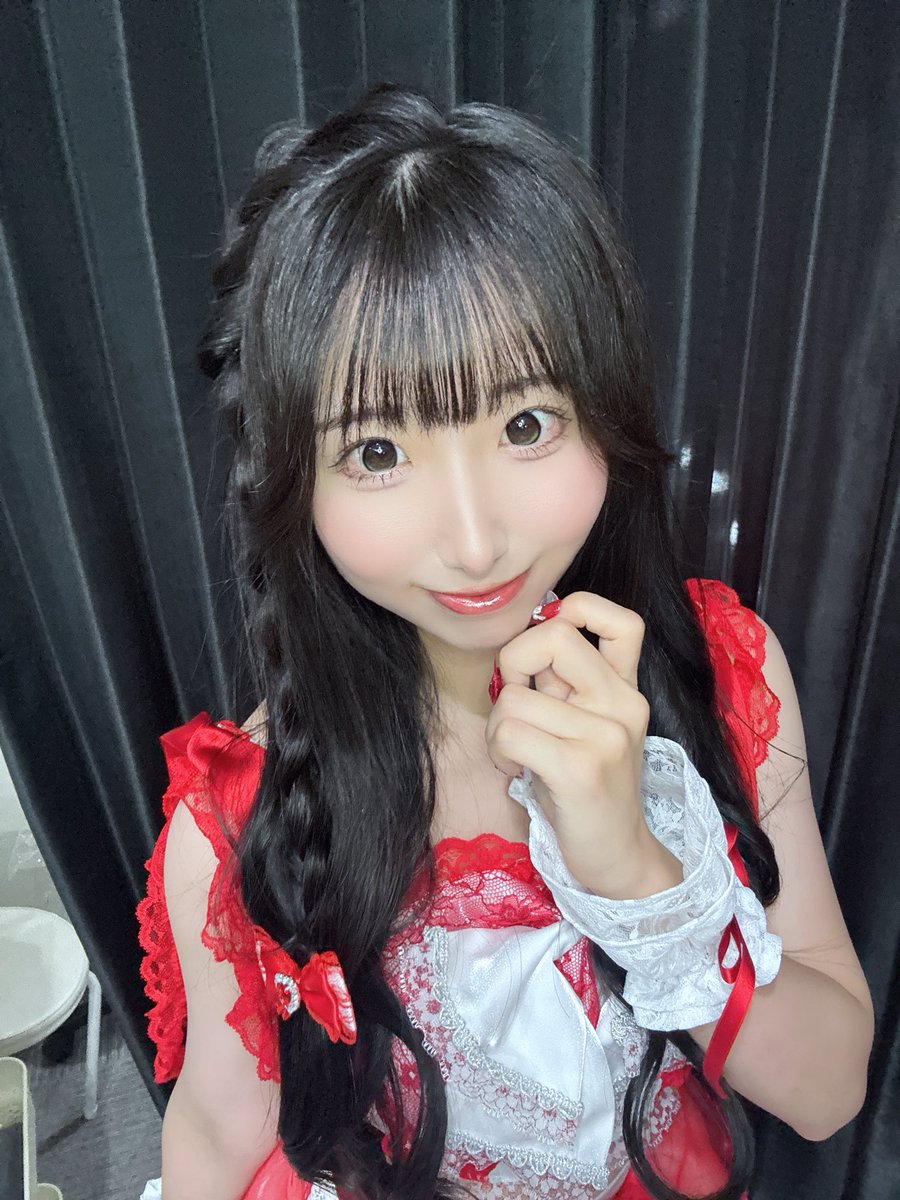 ITNV_miri's tweet photo. ついに明日プレデビュー𐔌ᵔ ܸ>⩊<︎︎ ͡ 𐦯ᡣ𐭩

アイドル人生の幕開け、ぜひ見届けてください⋆꙳𝜗𝜚꙳.*
来てくれる方は赤色たくさんアピールしてね😽❤️ https://t.co/RHKdVHjHAs
