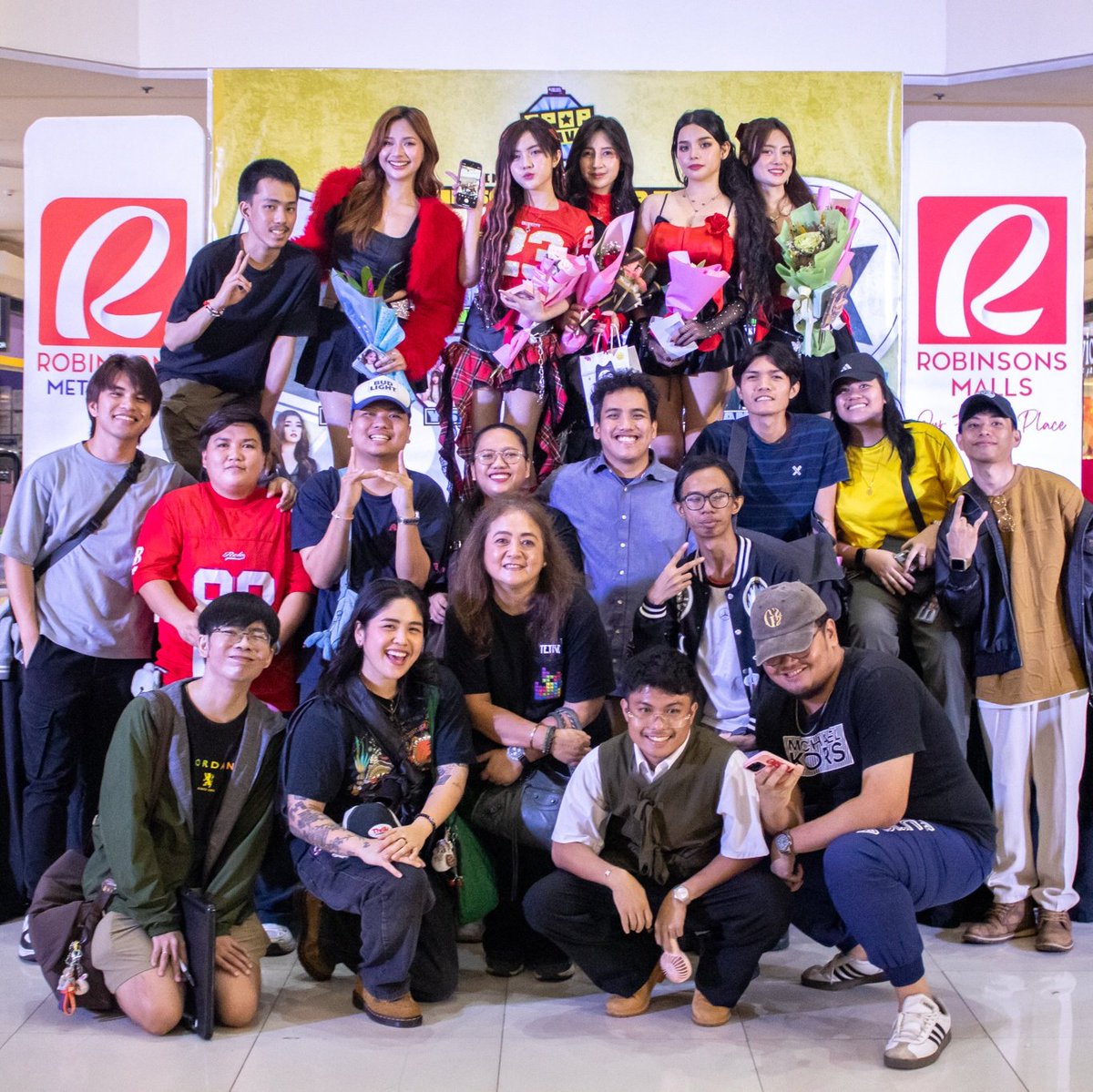 Manawaris_OFC's tweet photo. [ #HIRAYAxMANAWARIS ]

Standing beside #HIRAYA reminds us why we believe, support, and love them endlessly! 🤎✨️

🗓 August 31, 2025
📍 Robinsons Metro East
📷 @_vcfrancisco @heyhey_CK

HIRAYA SLAYS RobMetroEast
#HirayaPH @official_HIRAYA
#HIRAYAatPPOPCaravan #PPOPCaravan https://t.co/A3ICB23WOd