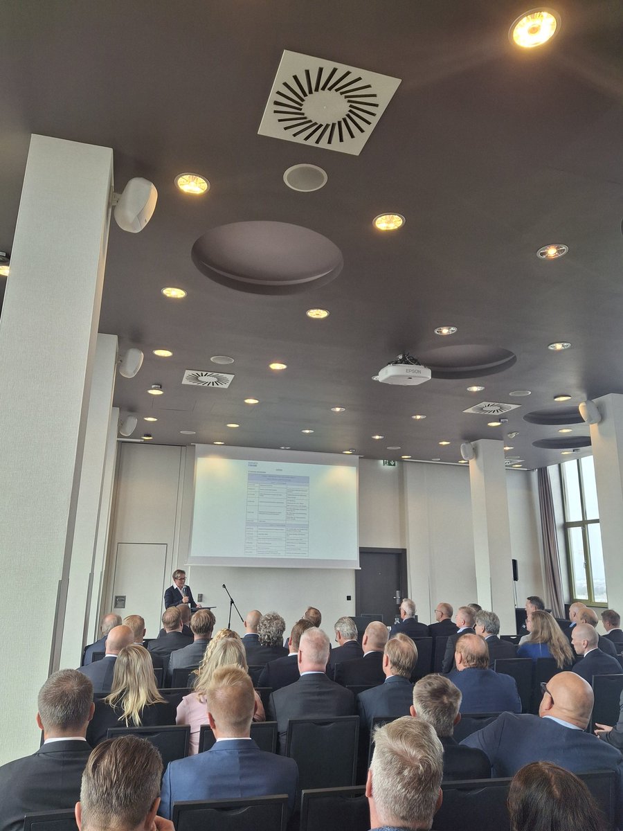 Wczoraj, wspólnie z <a href="/BusinessFinland/">Business Finland</a> i Biurem Attaché Obrony, mieliśmy przyjemność przywitać w 🇵🇱 przedstawicieli 🇫🇮 przemysłu obronnego. Dobry czas spędzony na owocnych dyskusjach i wzajemnej wymianie doświadczeń.