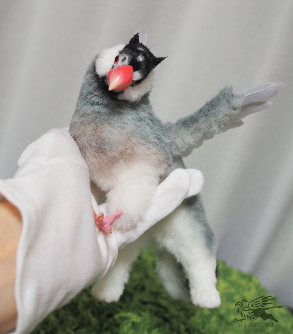 rami_taso's tweet photo. 手乗り文鳥グリフォンを作りました🤲 https://t.co/cTG3VIqp4Y